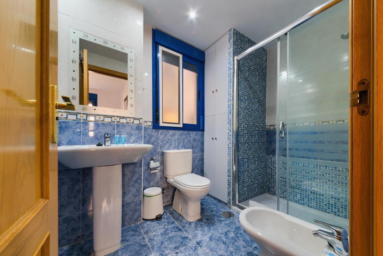 Holidays2Malaga Ayala 450 Mts From Beach & Terrace Exterior foto