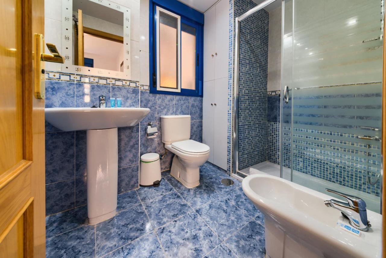 Holidays2Malaga Ayala 450 Mts From Beach & Terrace Exterior foto
